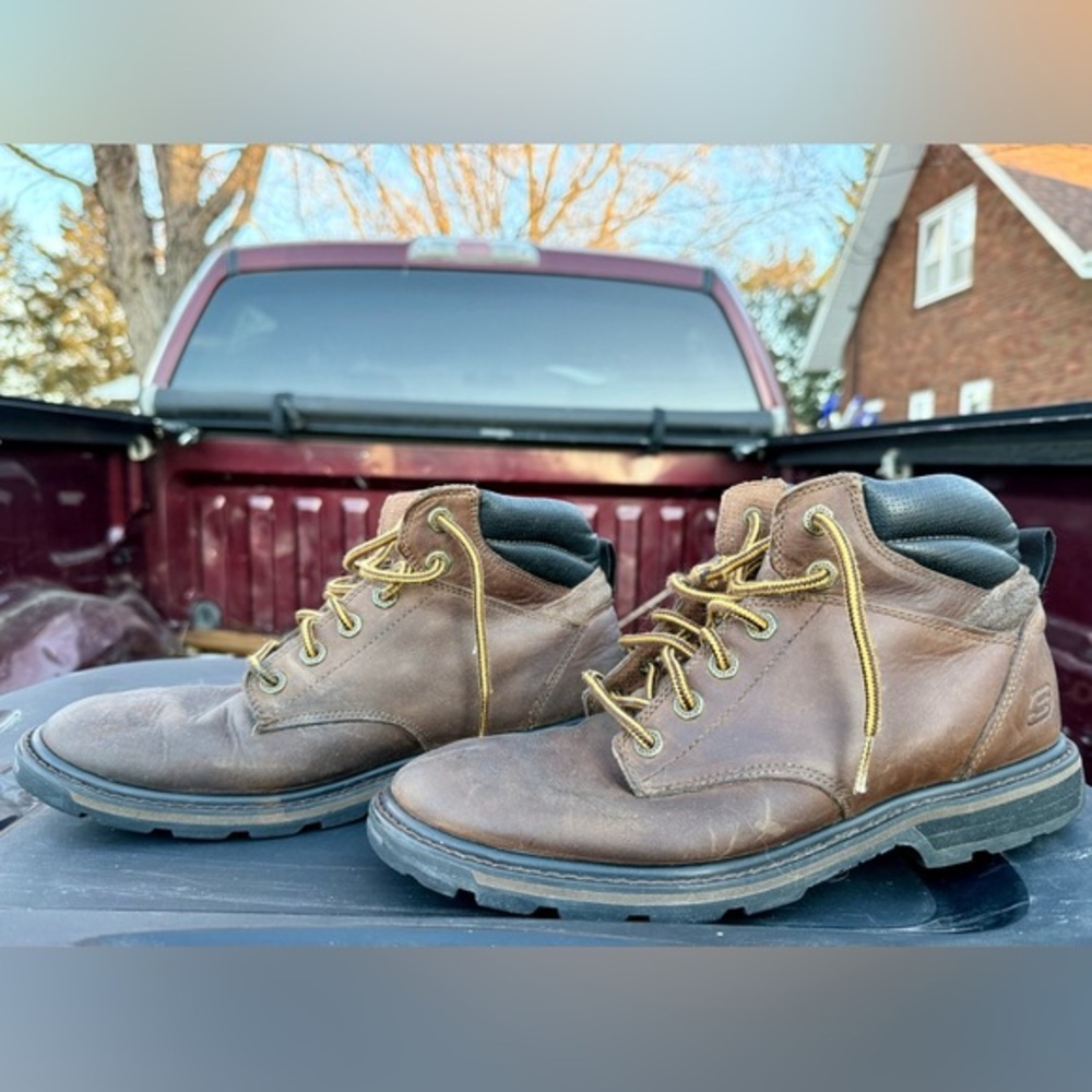 🍥Skechers Brown Leather Lace Up Boots
